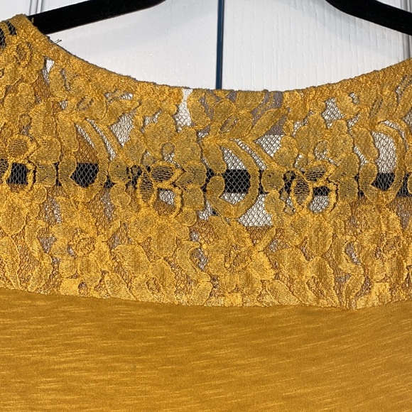 Woman’s Loft Blouse With Lace Details Shorts Sleeves Size XS Mustard Yellow - Picture 3 of 11